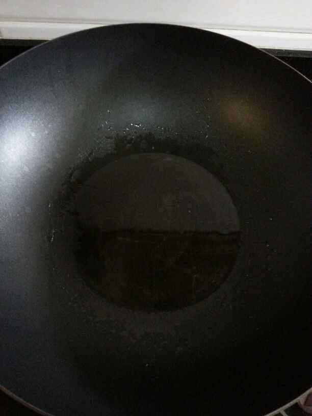 瘦肉炒黑白菜步骤5