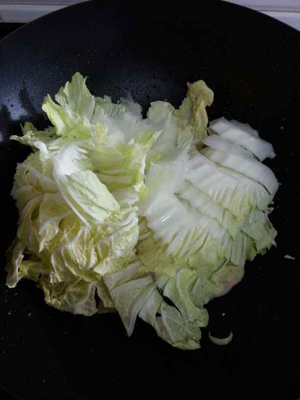 瘦肉炒黑白菜步骤8