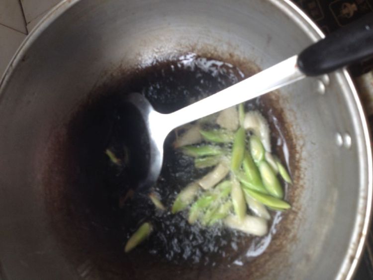 剁椒炒白菜步骤3