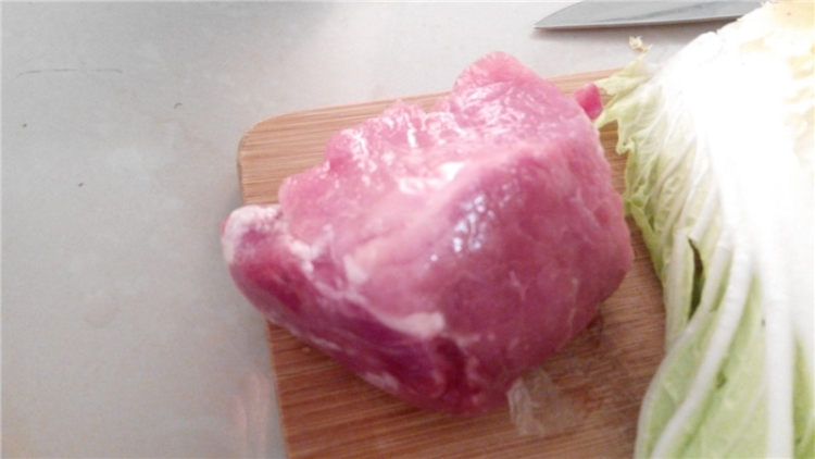 白菜木耳炒肉丝步骤3
