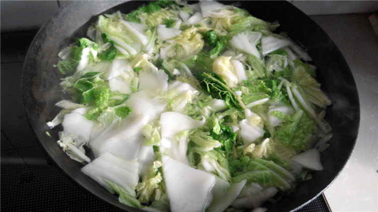 白菜木耳炒肉丝步骤7