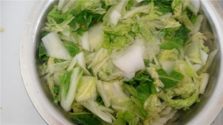 白菜木耳炒肉丝步骤9