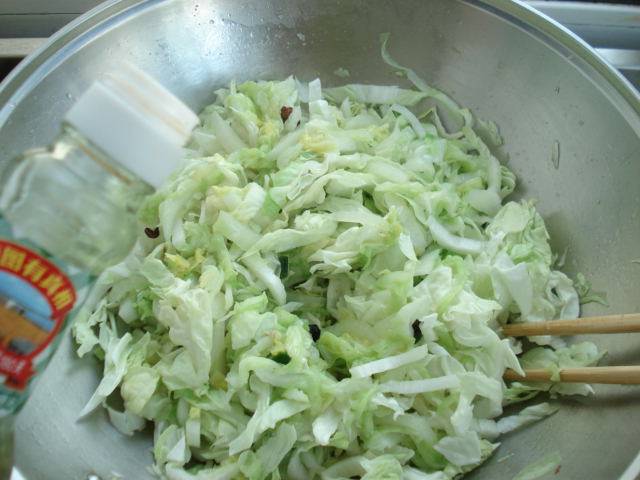 小炒白菜丝步骤4
