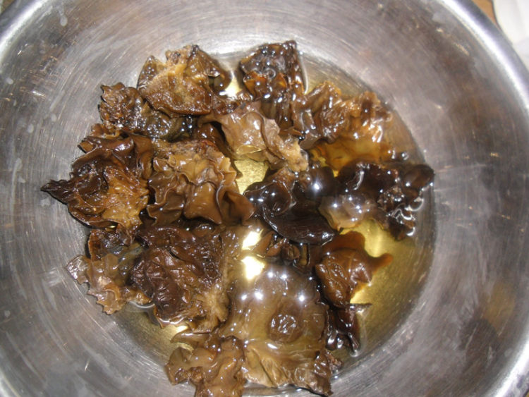 木耳白菜步骤1