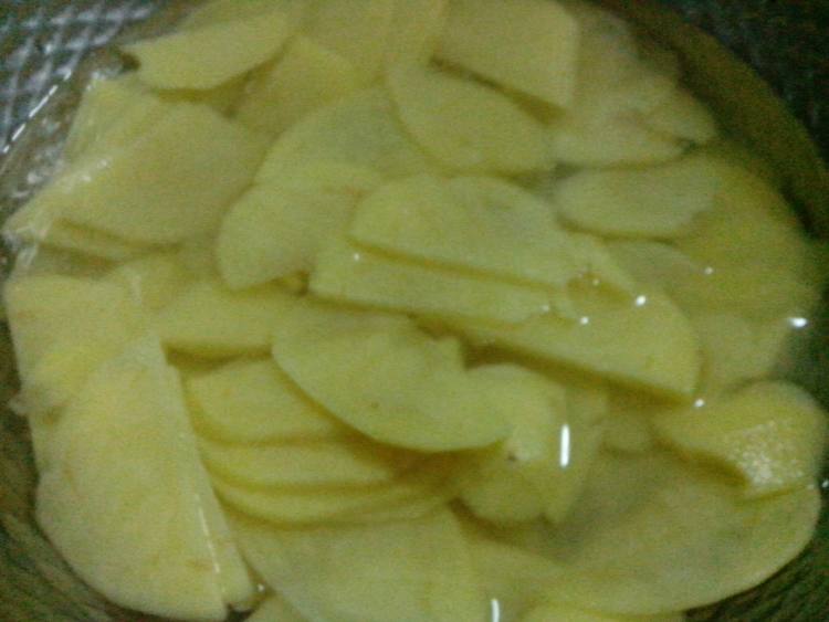 农家白菜炒土豆片步骤1
