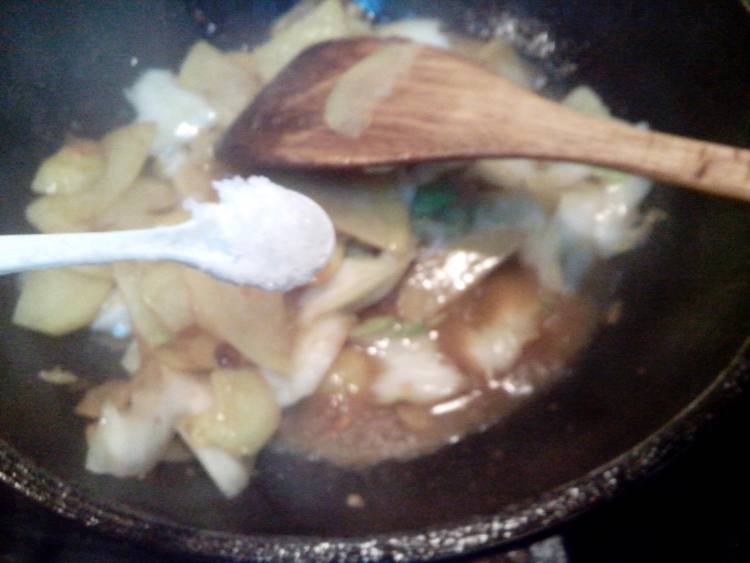 农家白菜炒土豆片步骤8