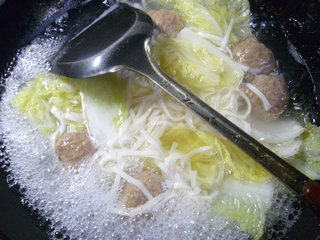 牛肉丸白菜汤面步骤5