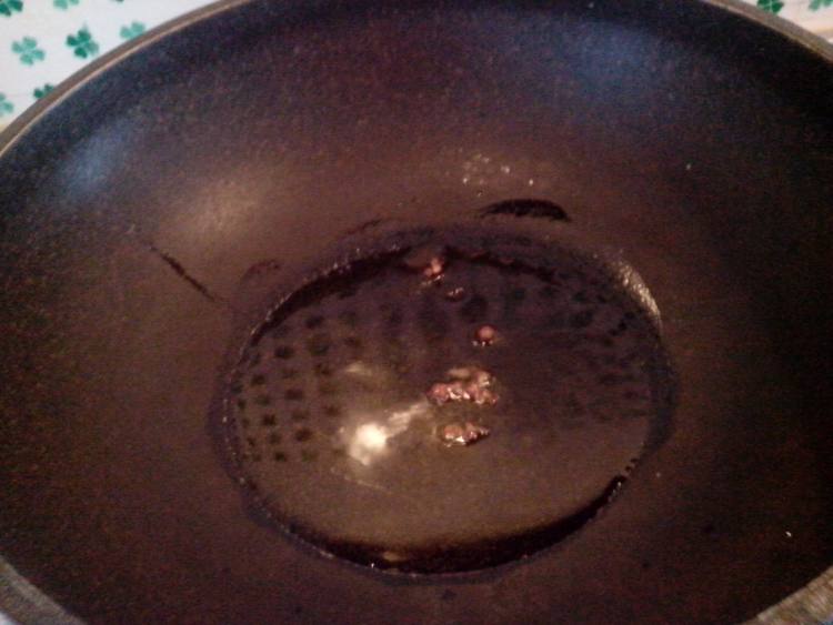 农家白菜炒木耳步骤5