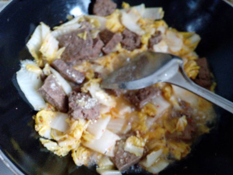 白菜炖油豆腐步骤9