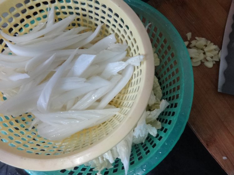 酸辣大白菜步骤2