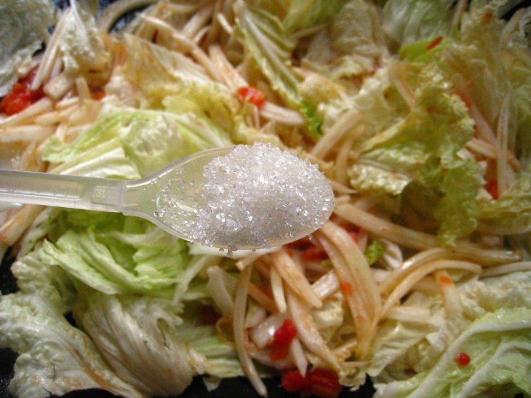 西红柿炒白菜步骤9