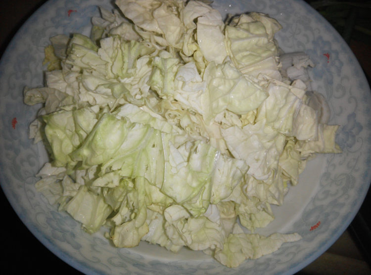 白菜炒油豆腐步骤1