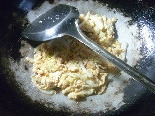 白菜炒鸭蛋步骤10