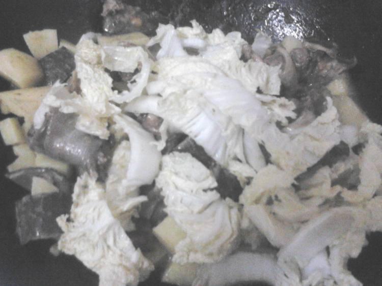 土豆白菜焖甲鱼步骤6