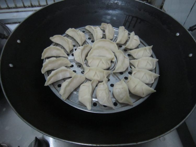 鲜肉白菜蒸饺步骤13