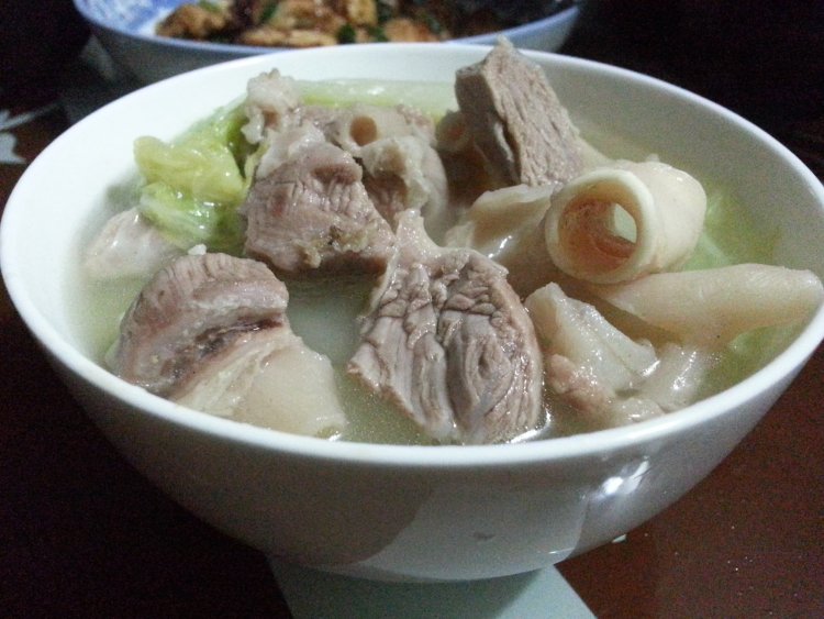 白菜隔沙肉汤步骤5