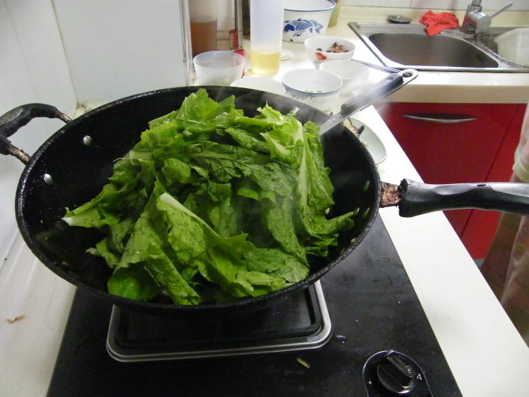肥肉炒白菜步骤5