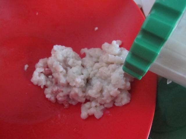 白菜鲜鱿肉包子步骤5