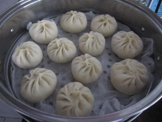 白菜鲜鱿肉包子步骤16