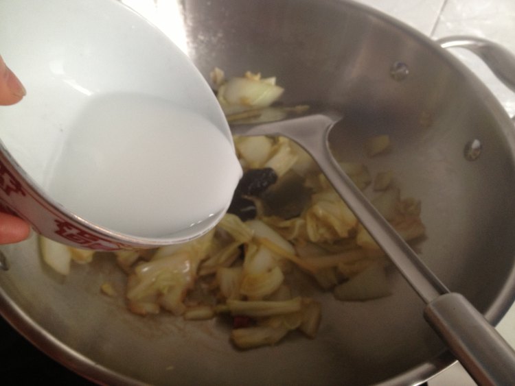 醋溜白菜黑木耳步骤10