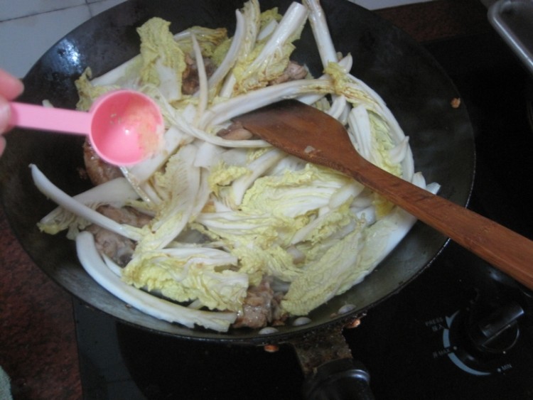 排骨焖炒白菜步骤8