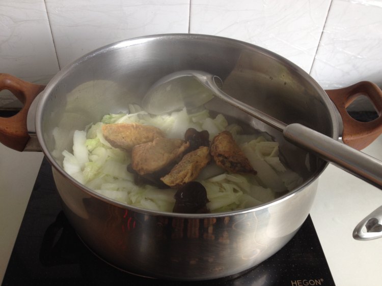 蛋饺炒白菜步骤4
