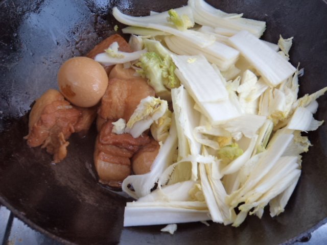 红烧肉熏鸡蛋烩大白菜步骤10