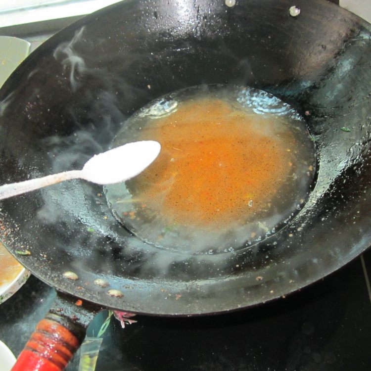 白菜金针菇煮粉皮步骤5