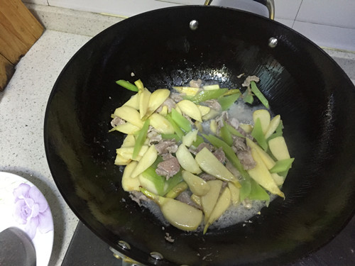 茨菇莴笋炒肉片步骤5