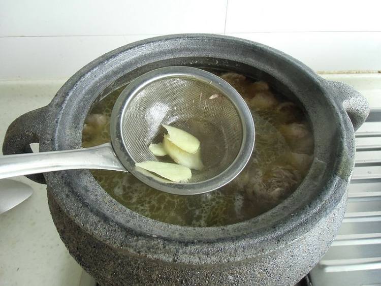 莴笋炖鸡步骤6