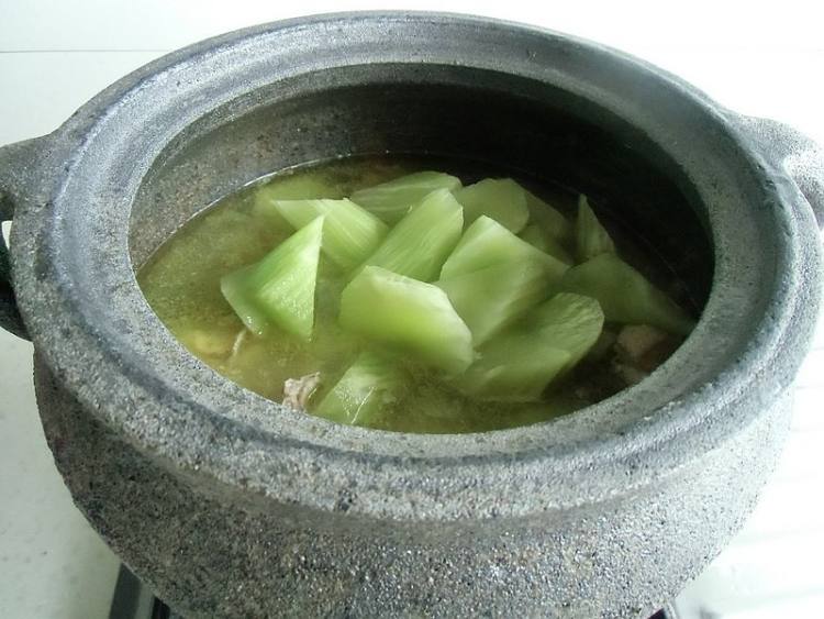 莴笋炖鸡步骤9