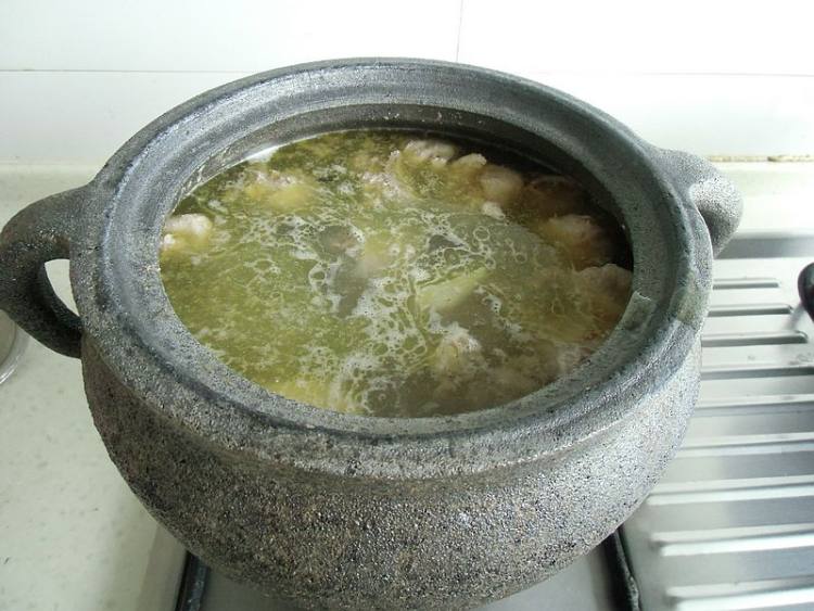 莴笋炖鸡步骤7