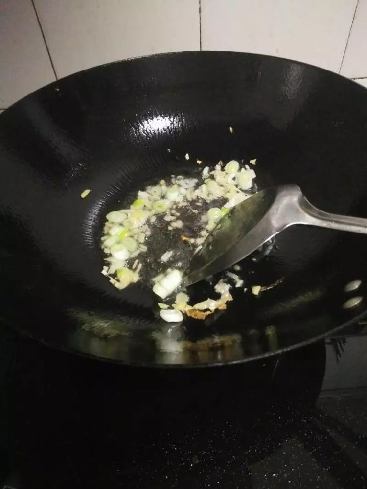 小炒莴笋步骤3