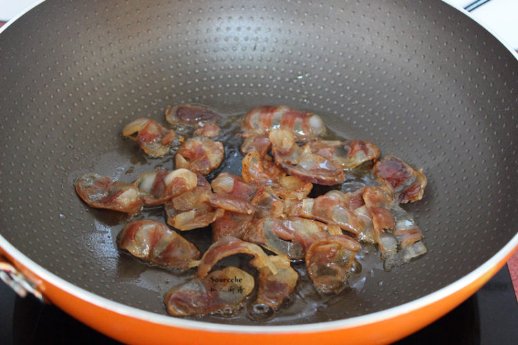 腊肠炒莴笋（好豆独家步骤3