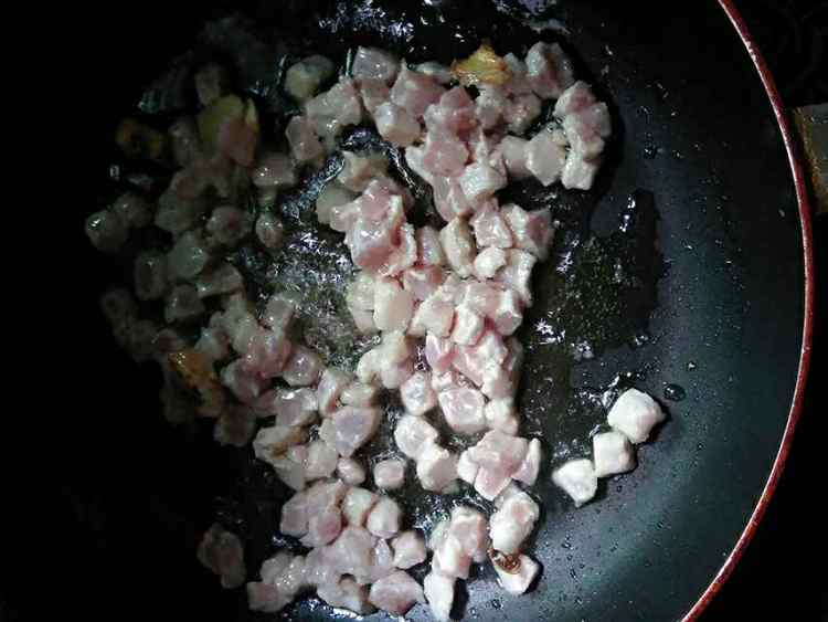 莴笋炒肉丁步骤4