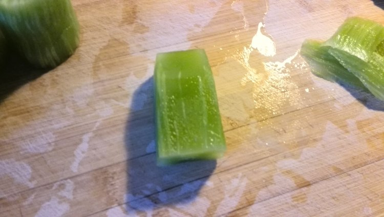 蒜蓉葱油莴笋步骤3