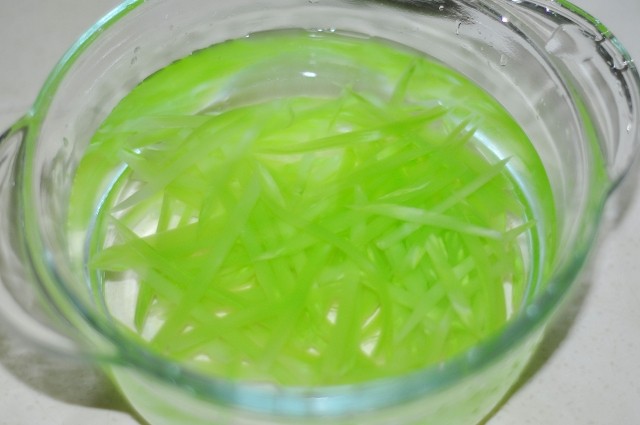 麻辣豆腐笋丝步骤3