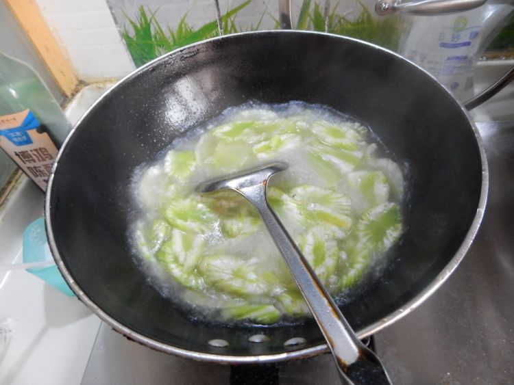莴笋蛋花汤步骤9
