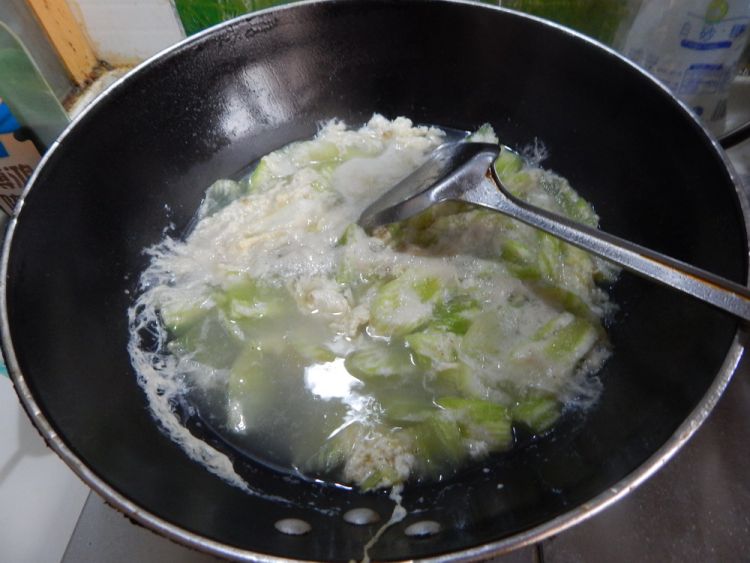 莴笋蛋花汤步骤11
