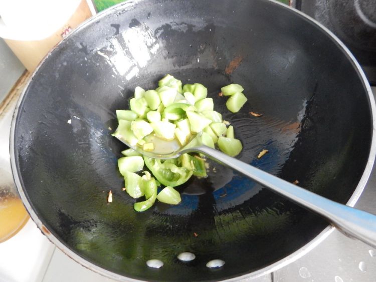 蚝油莴笋杏鲍菇步骤7