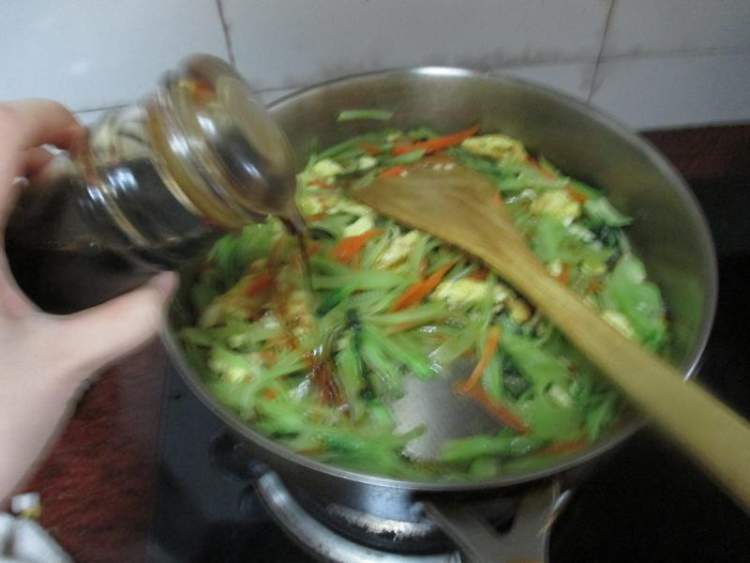 鸡蛋炒双丝步骤11