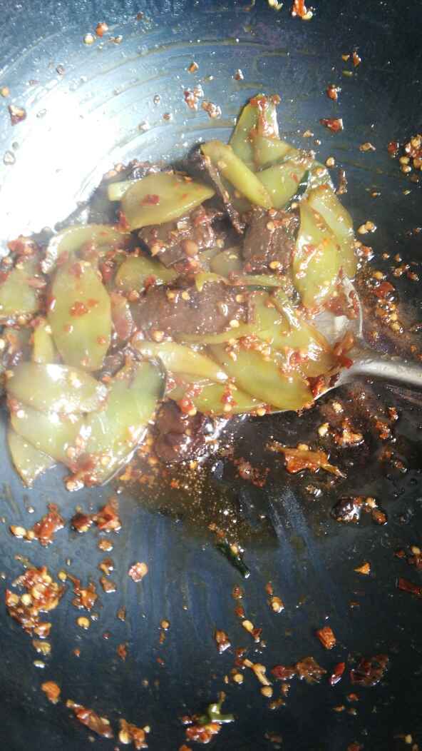 莴笋炒牛肉干步骤9