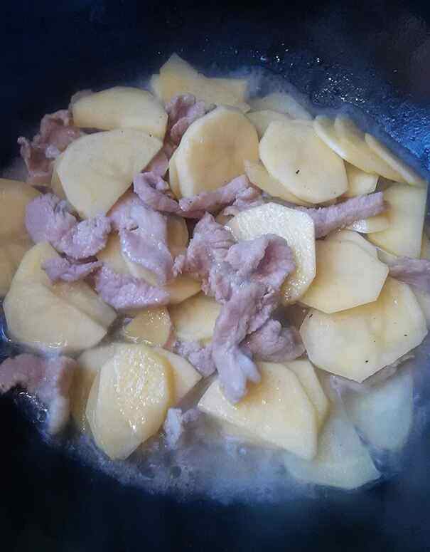 肉炒青笋土豆片步骤9