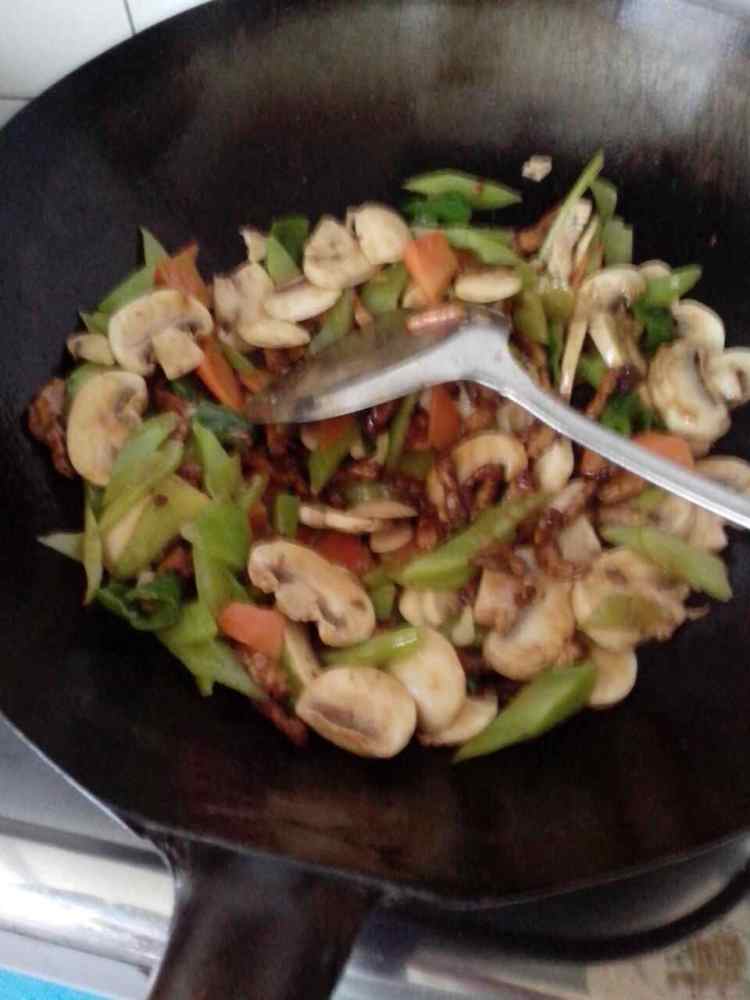 蘑菇笋片步骤11