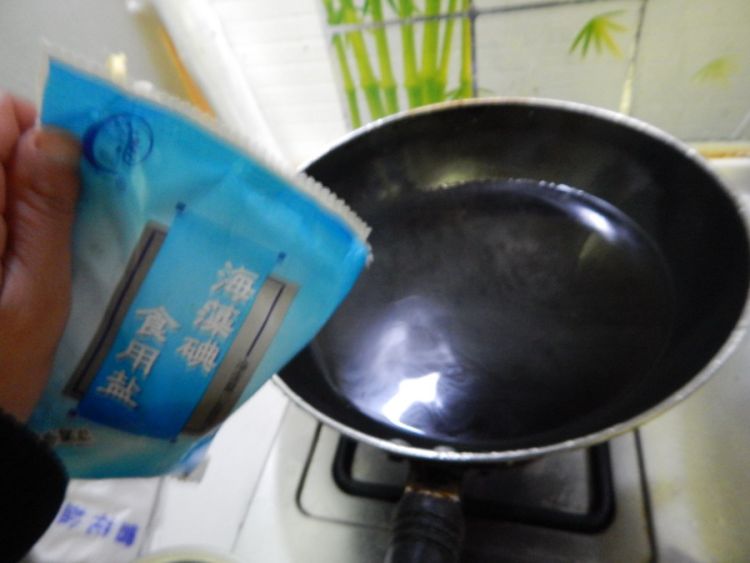 包菜蛋皮卷步骤6