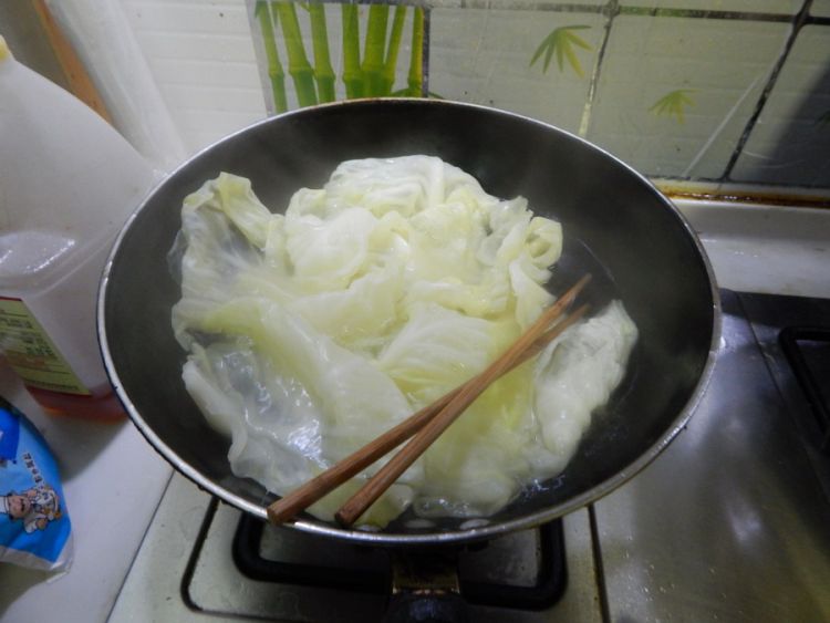 包菜蛋皮卷步骤8