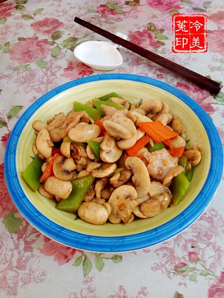 口蘑莴笋胡萝卜炒肉步骤12
