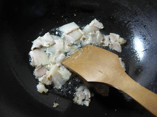 白肉炒莴笋步骤2