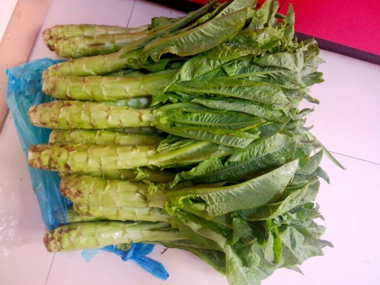 【手工美食】香辣脆莴步骤1