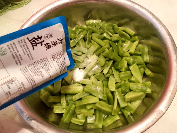 【手工美食】香辣脆莴步骤9